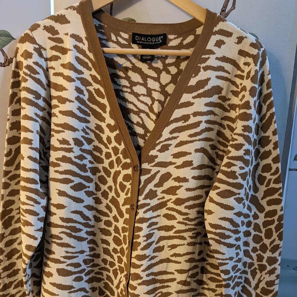 Leopard print Dialogue cardigan sweater